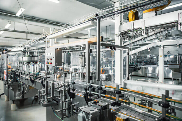 Automatyzacja i ciągłość produkcji z liniami produkcyjnymi PZM Technology